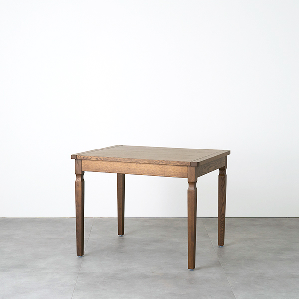 伸長式テーブル900